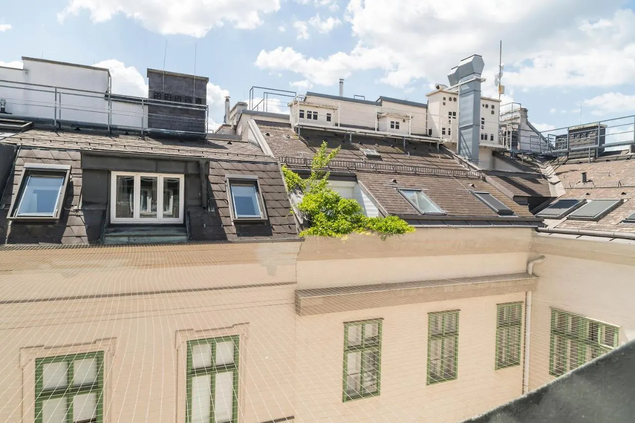 Rooftop Suite Borse By Ichbucheat Vienna